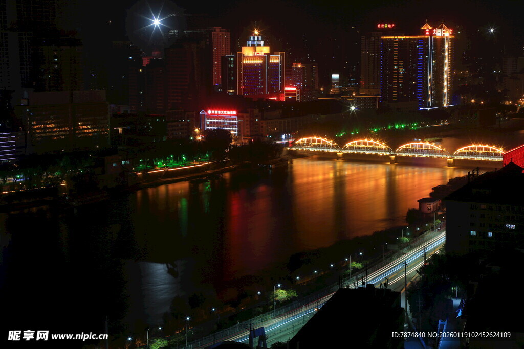 城市璀璨夜景河畔风光