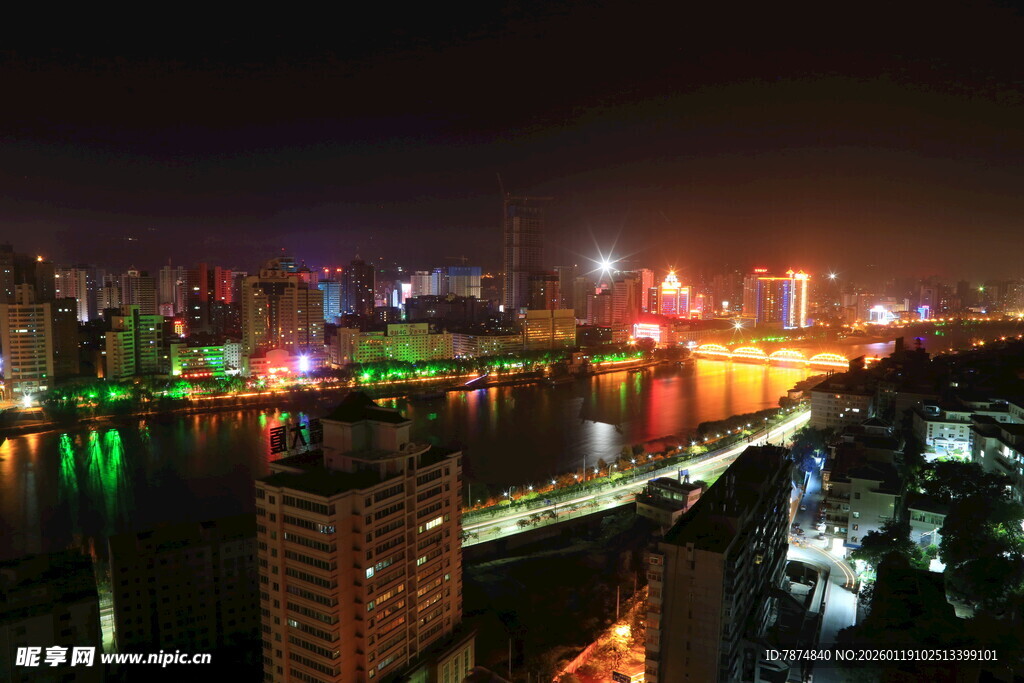 城市璀璨夜景俯瞰图