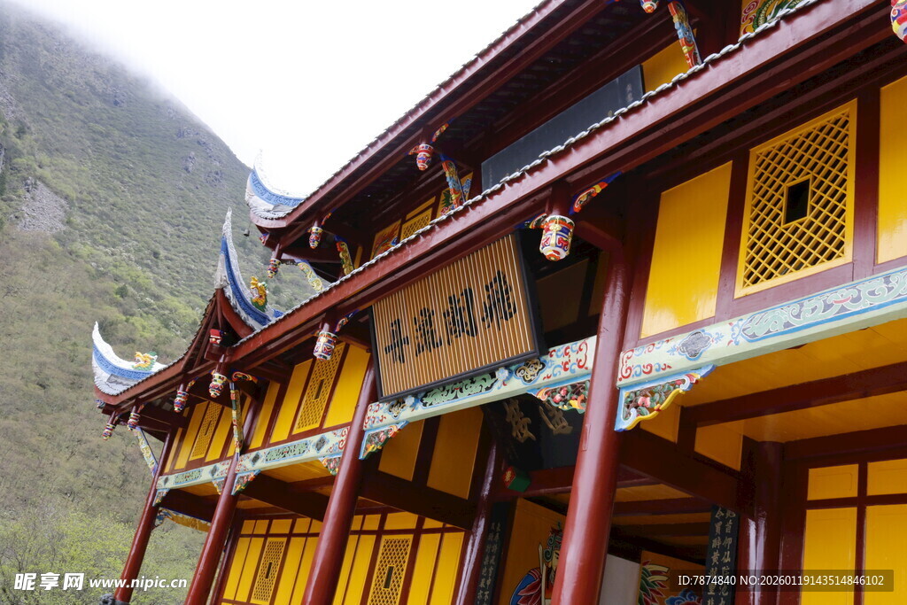 古色古香的中式庙宇建筑