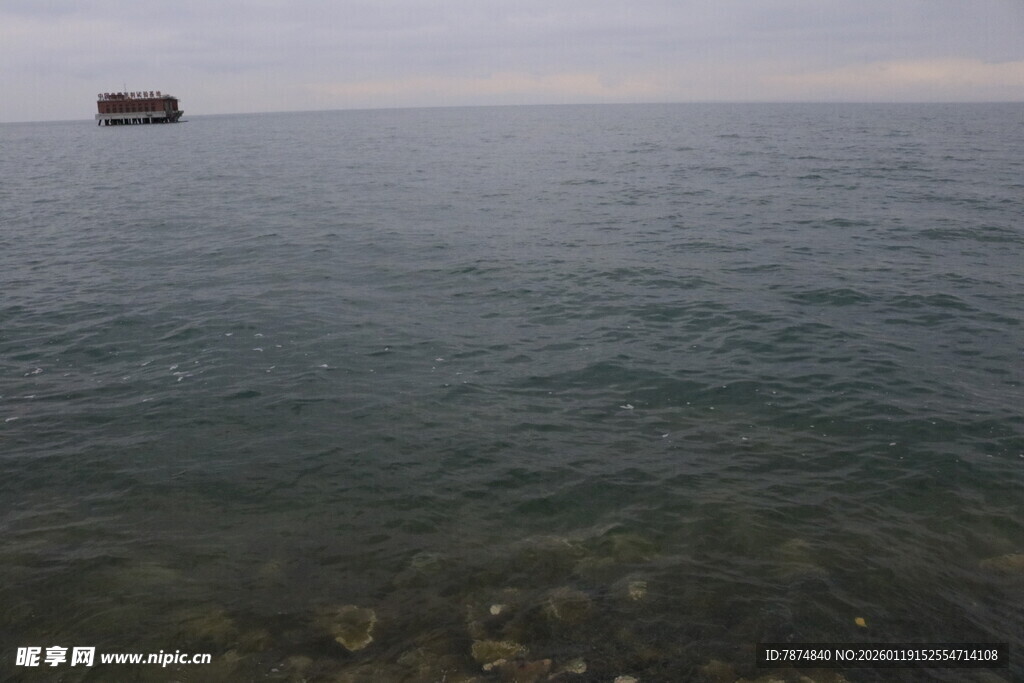 海上孤舟 辽阔海面景象