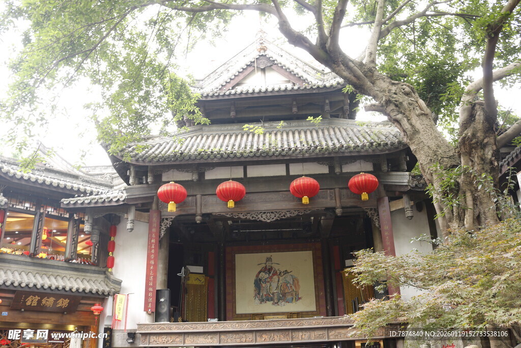 古雅中式建筑挂红灯笼