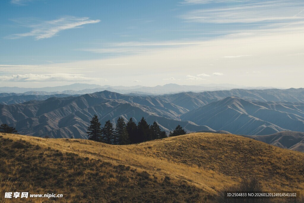 山间美景 开阔壮丽风光