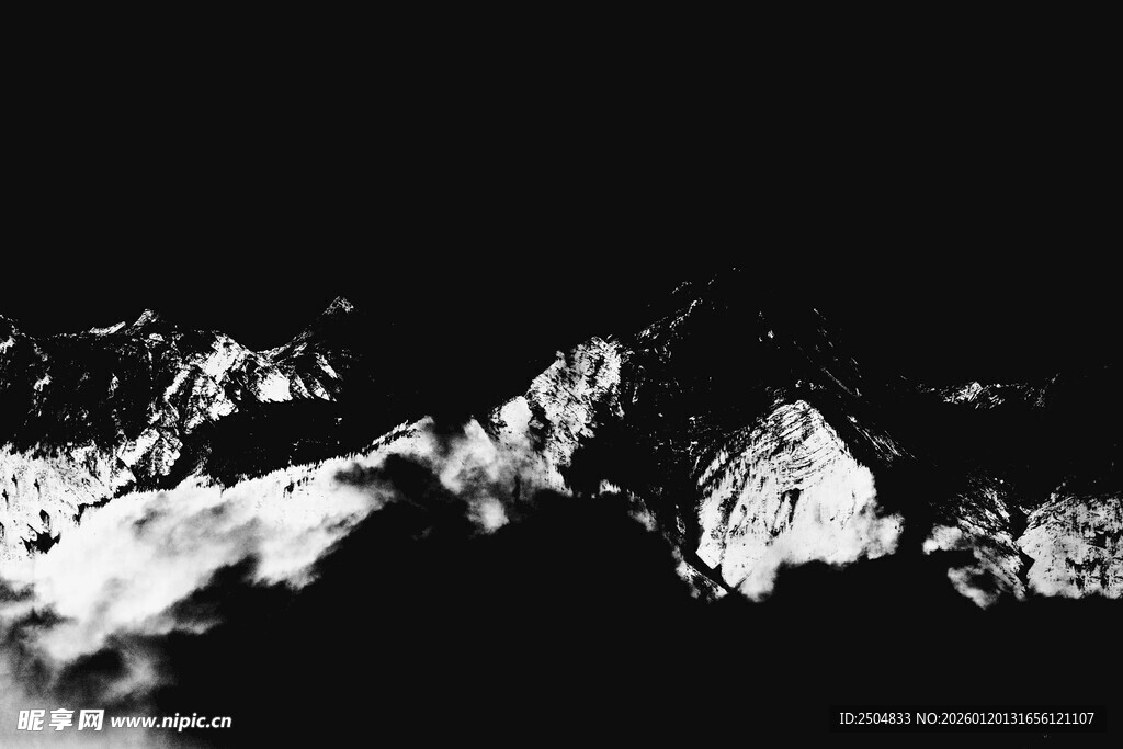 黑白壮丽雪山景观
