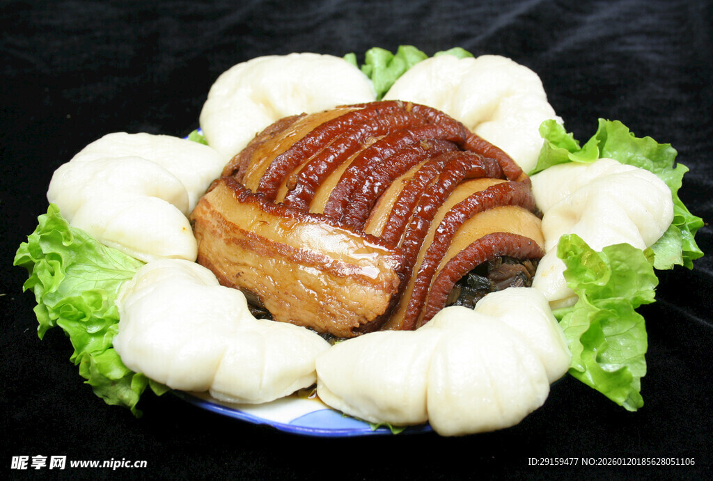 美味五花肉配蔬菜包