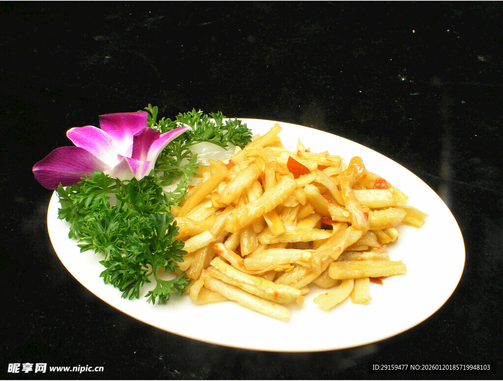 美味香炸土豆条摆盘精美