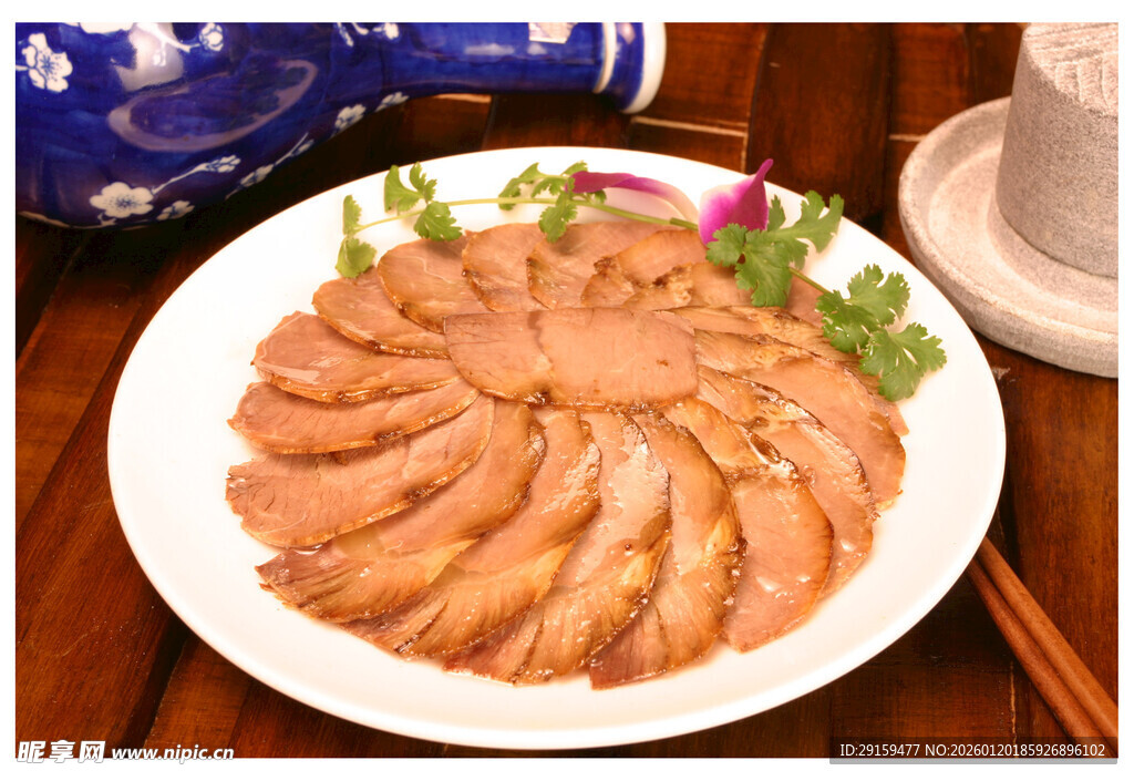 美味酱牛肉摆盘精致