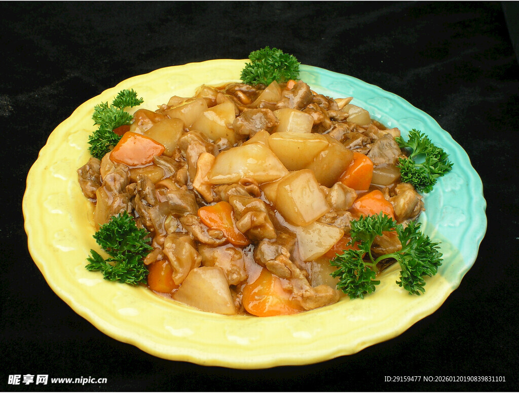 美味牛肉蔬菜炖煮料理