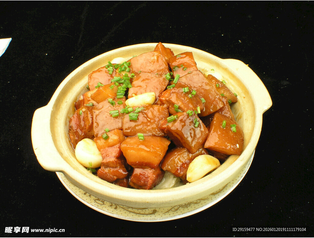 砂锅美味牛肉块