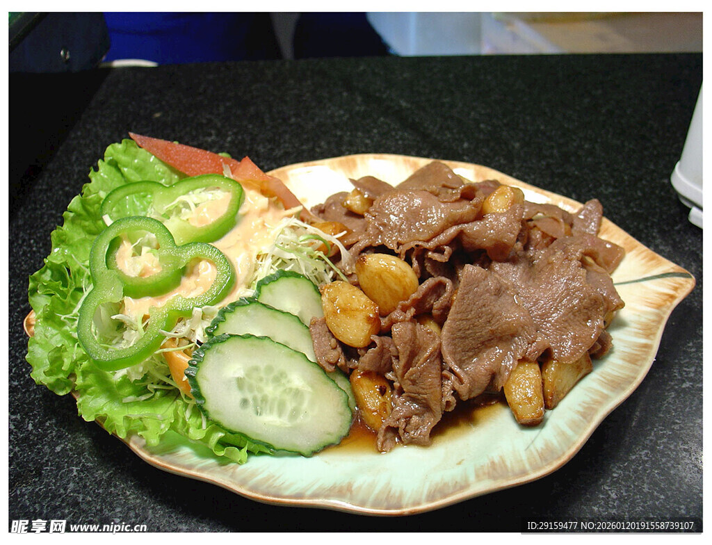 日式牛肉蔬菜拼盘