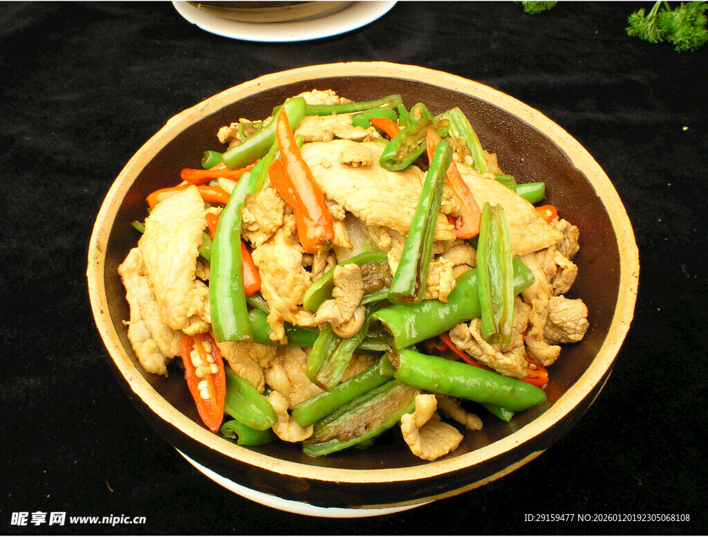 美味青椒炒鸡块