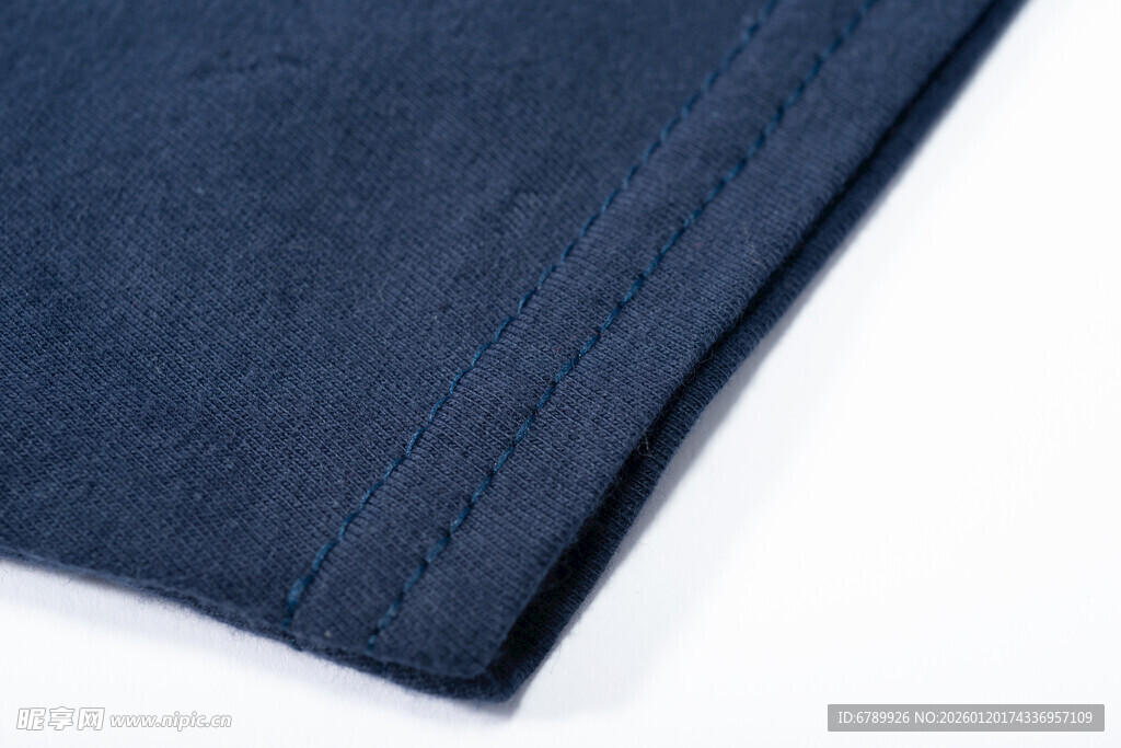 深蓝色布料细节特写