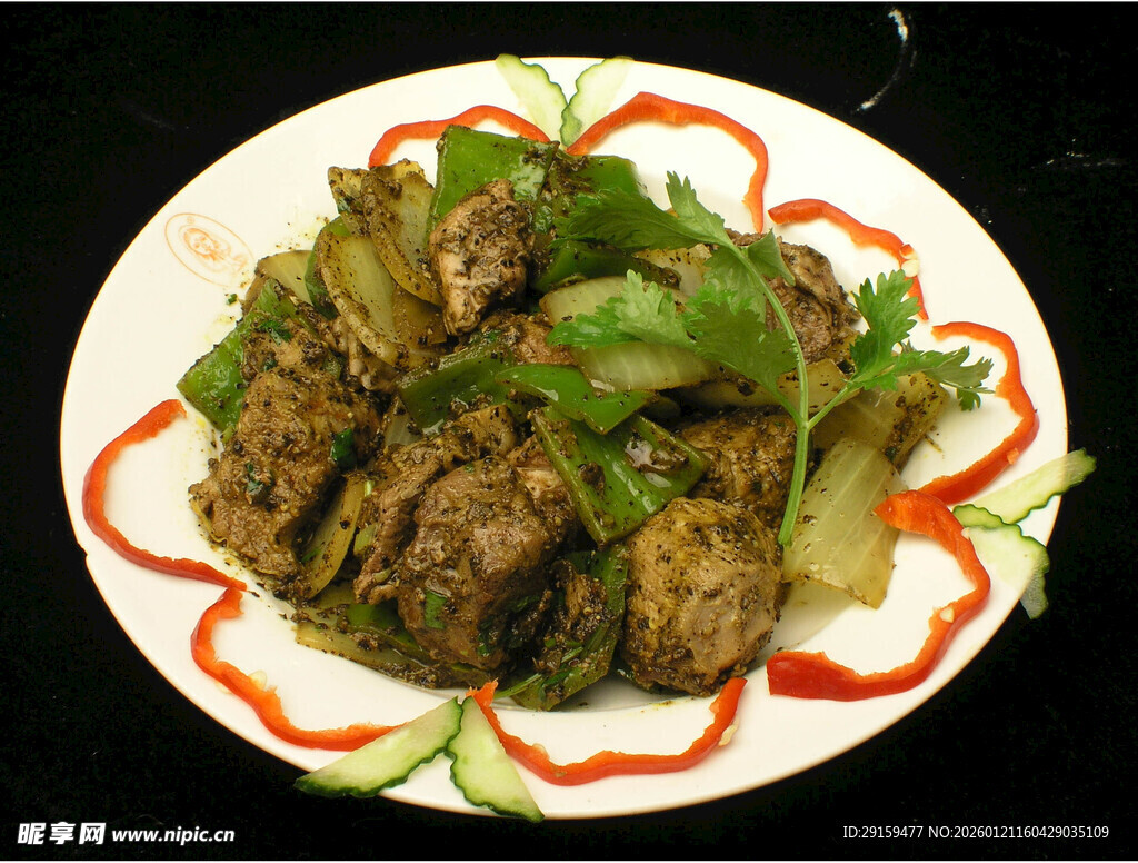 美味炒肉配蔬菜