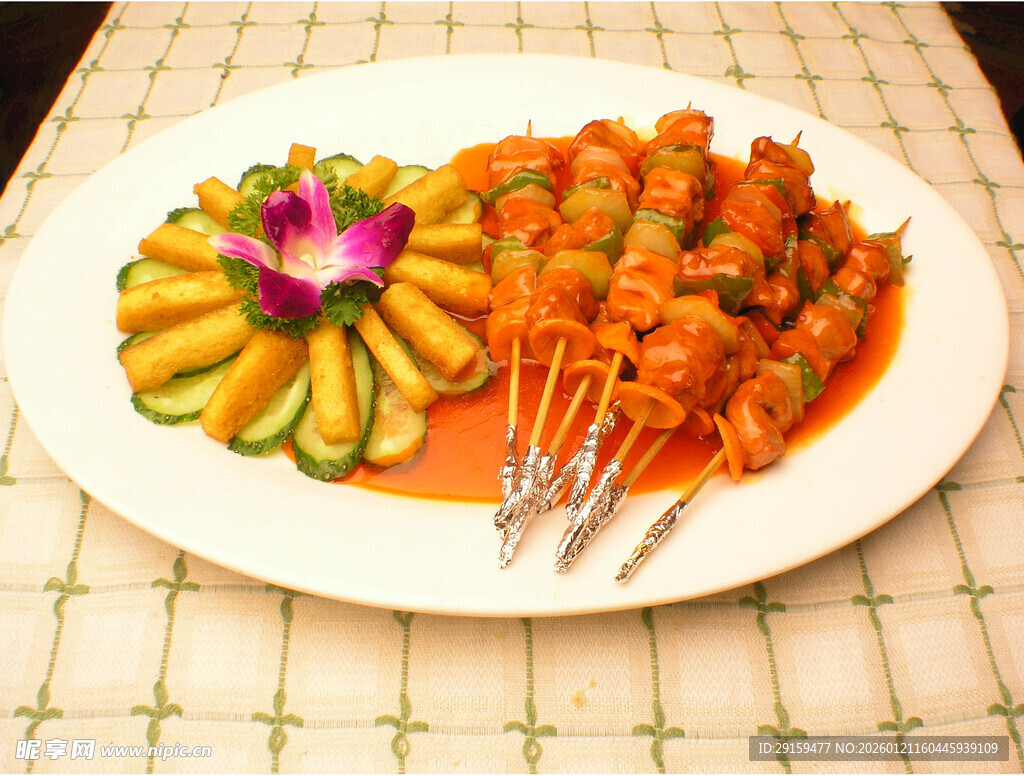 精美摆盘的特色美味菜肴