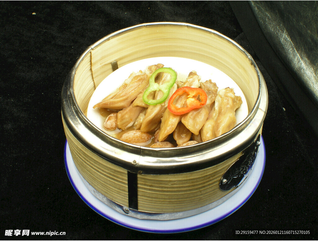 竹制蒸笼里的美味蒸菜