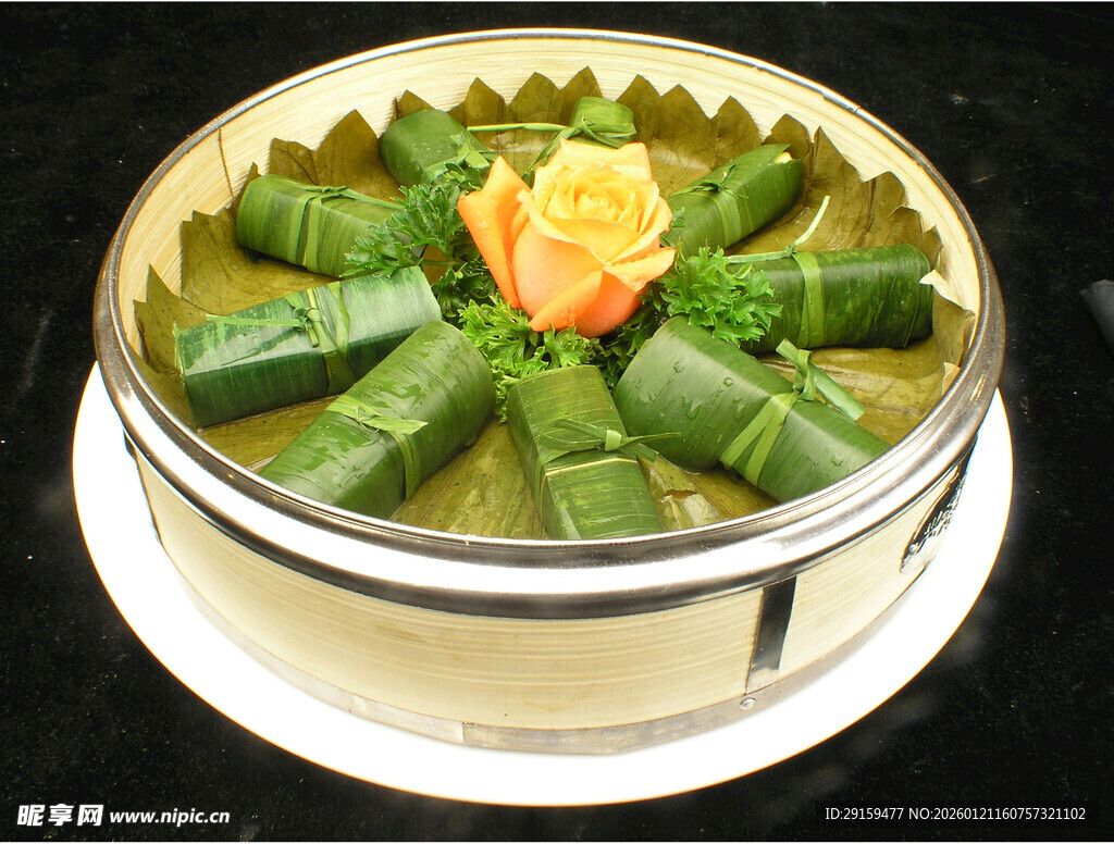 翡翠裹卷美食精致呈现