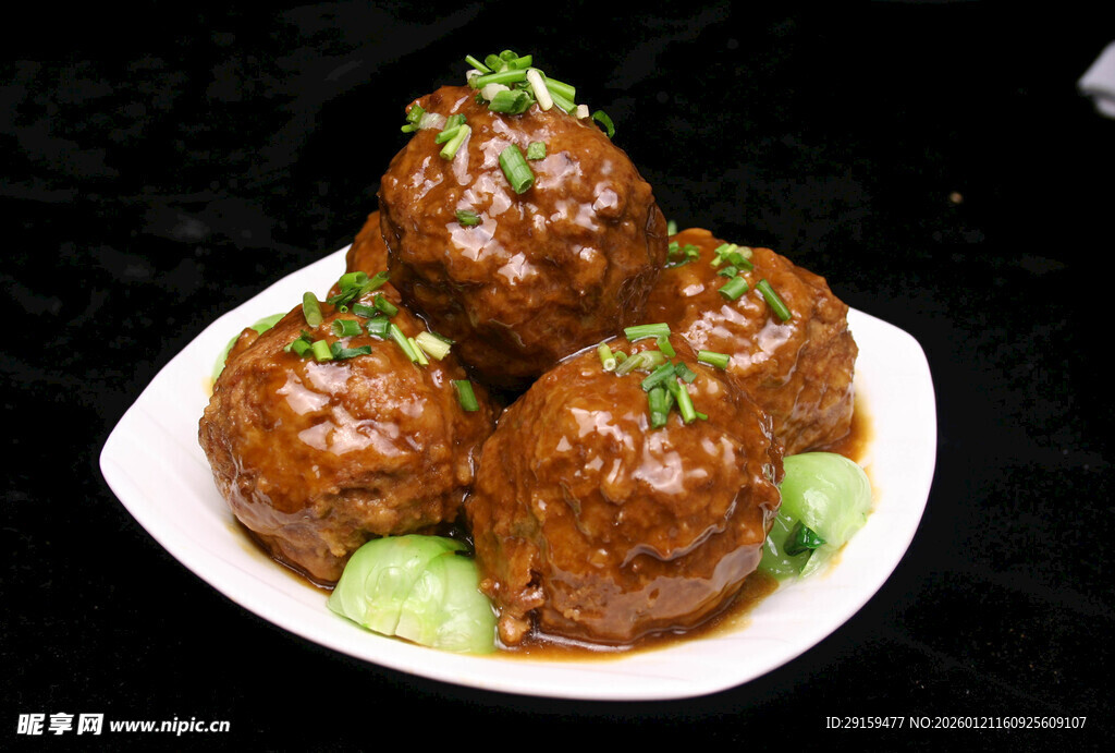 美味红烧狮子头