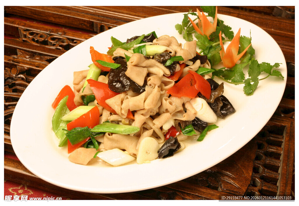 美味彩椒木耳炒鸡肉