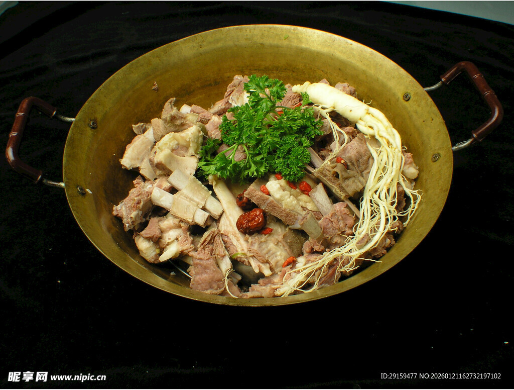 铜锅美味羊肉食材丰富