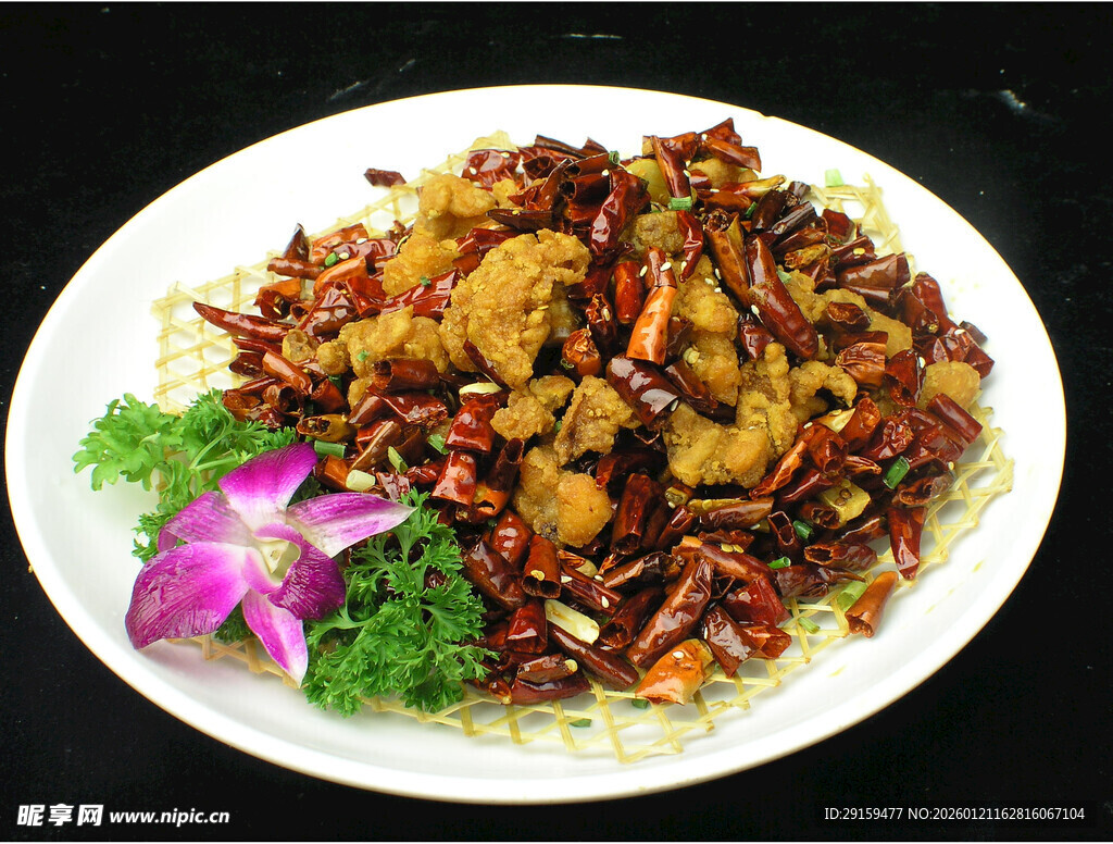 香辣美味鸡杂炒茶树菇