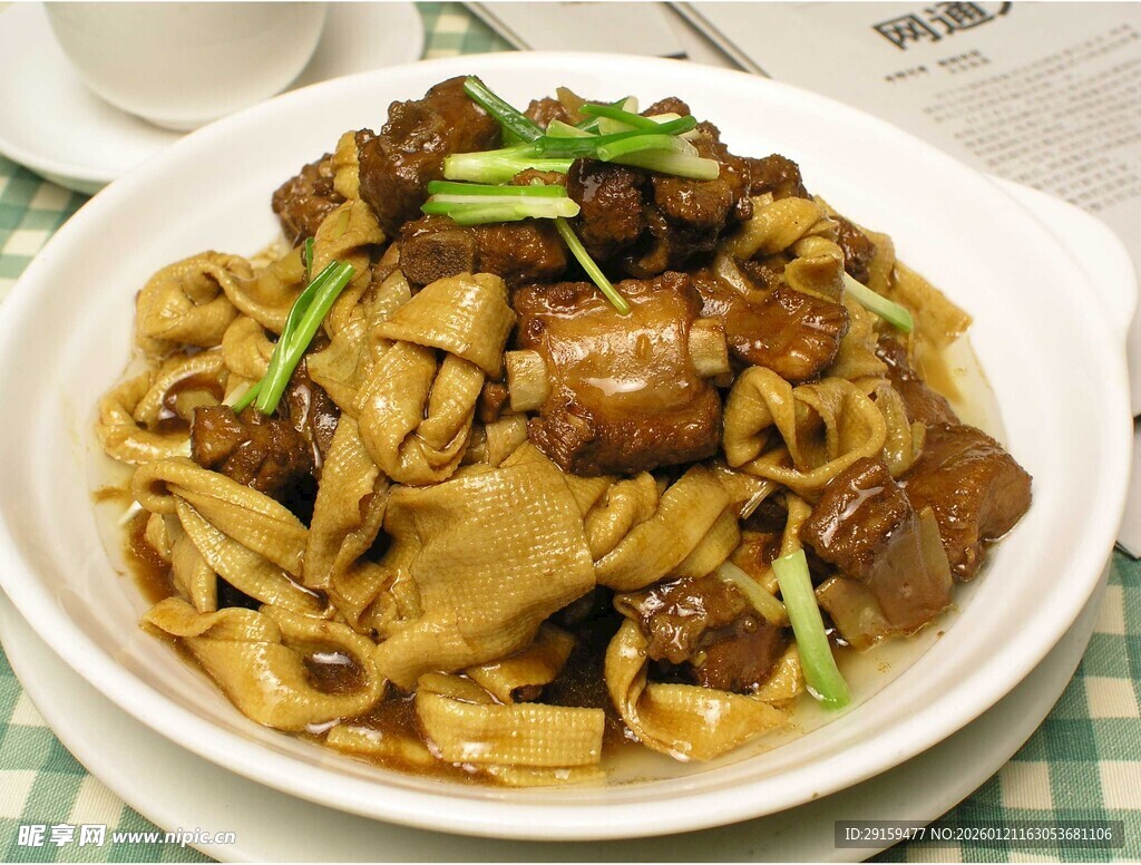 美味鸡肉焖面诱人呈现