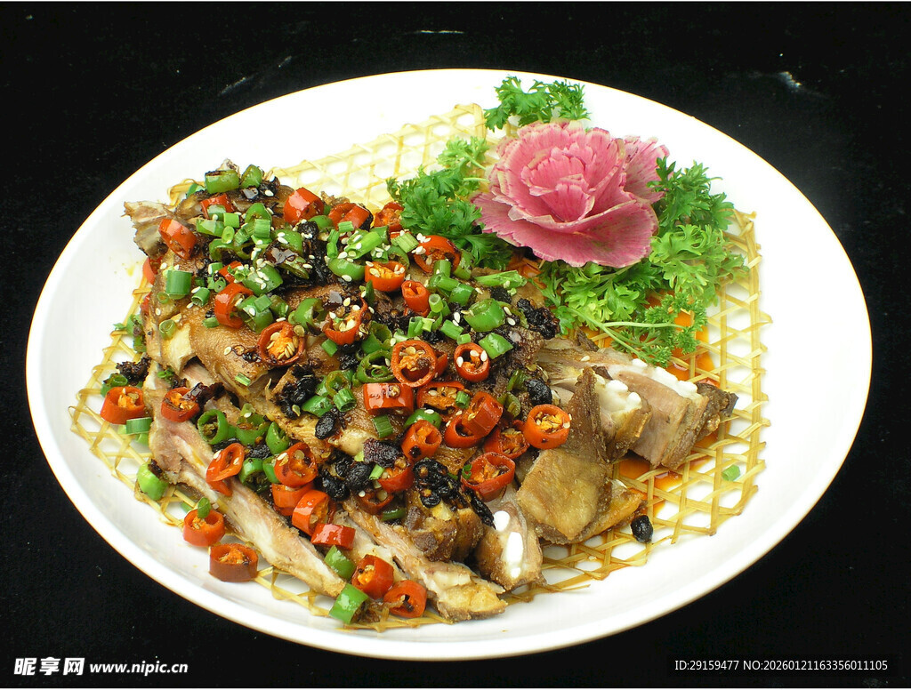 香辣美味剁椒蒸鱼