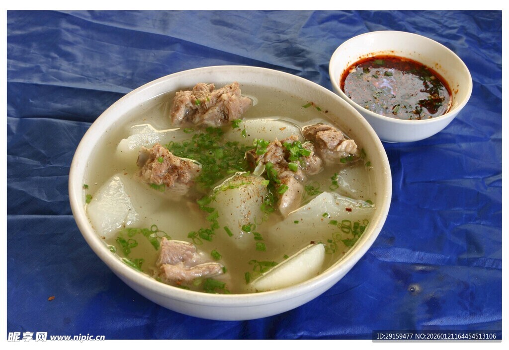 鲜香排骨萝卜汤