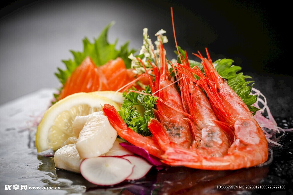 新鲜美味日式海鲜拼盘