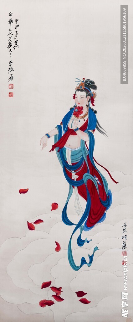 古风女子舞袖洒落花瓣