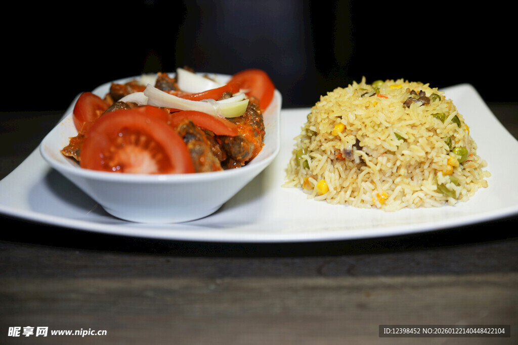 美味番茄炒饭与配菜