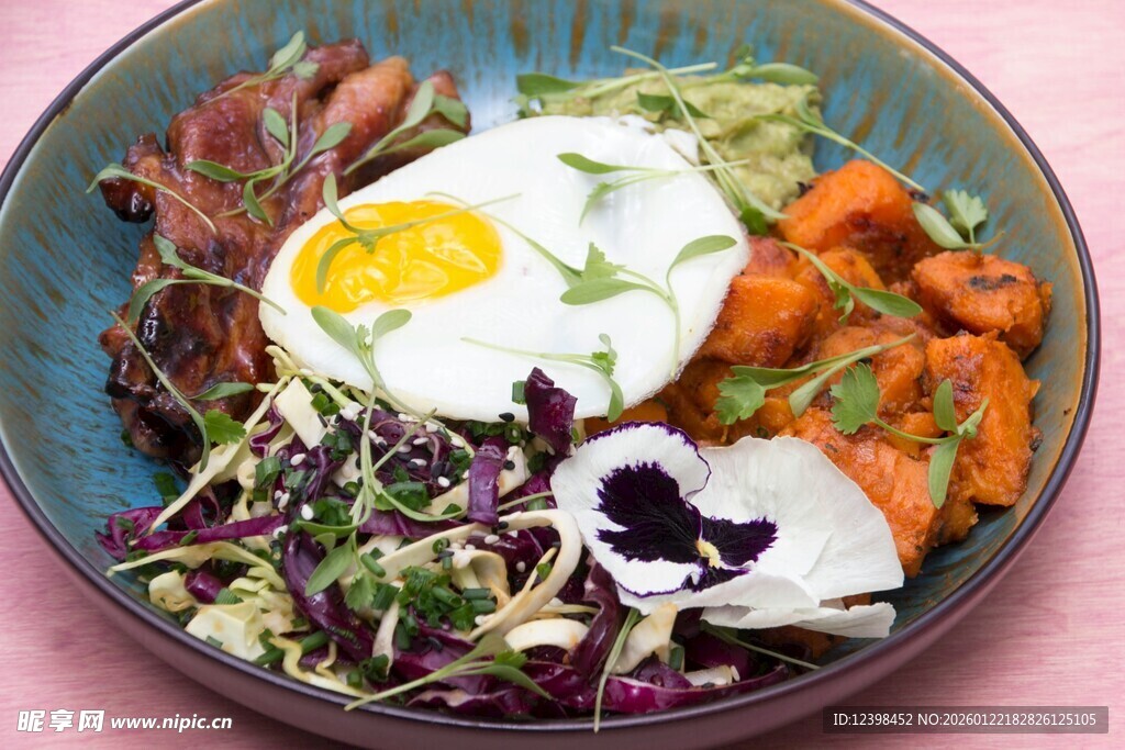 多彩营养蔬菜鸡蛋沙拉碗