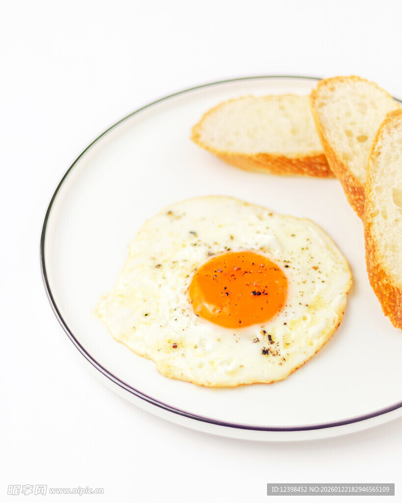 煎蛋配吐司