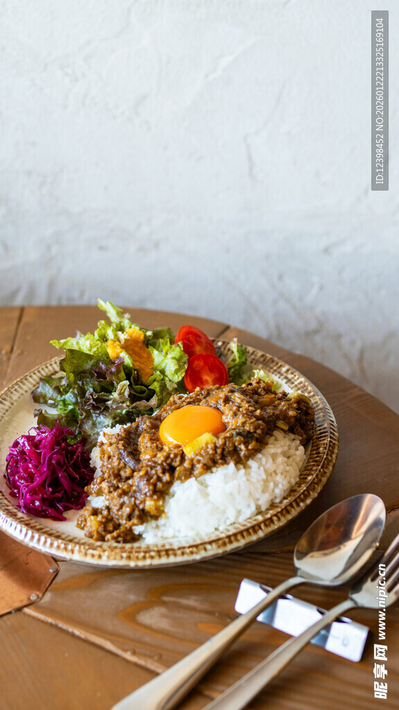 美味多样的创意料理拼盘