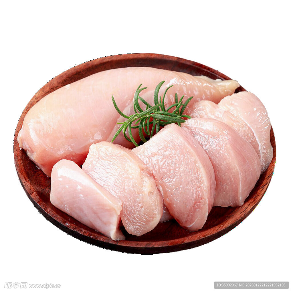 木盘上的新鲜鸡胸肉