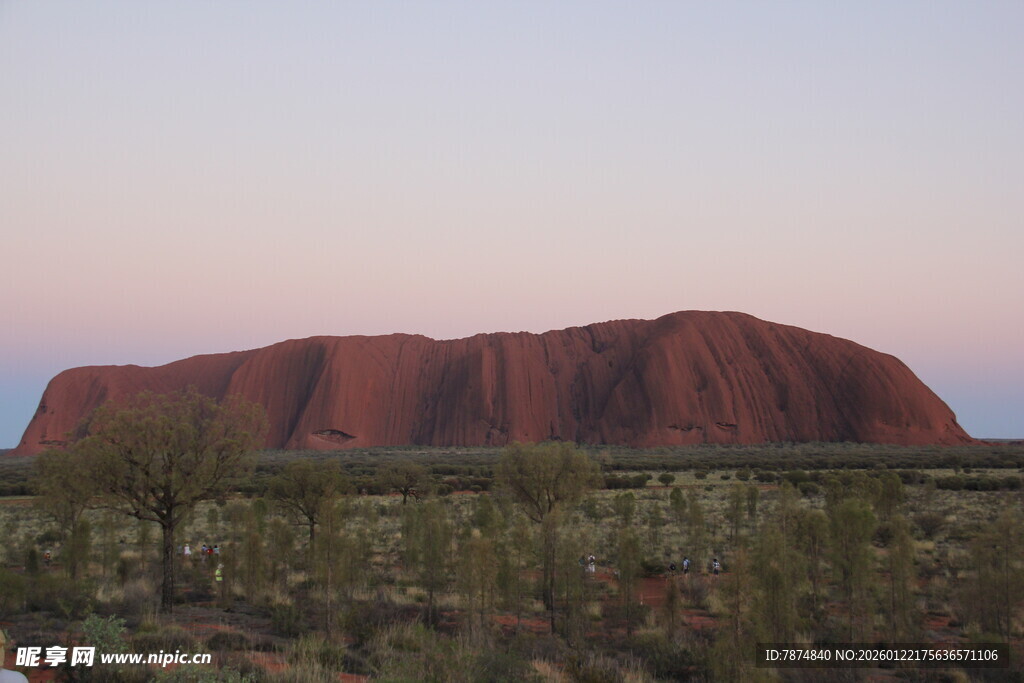 澳大利亚乌鲁鲁巨石景观