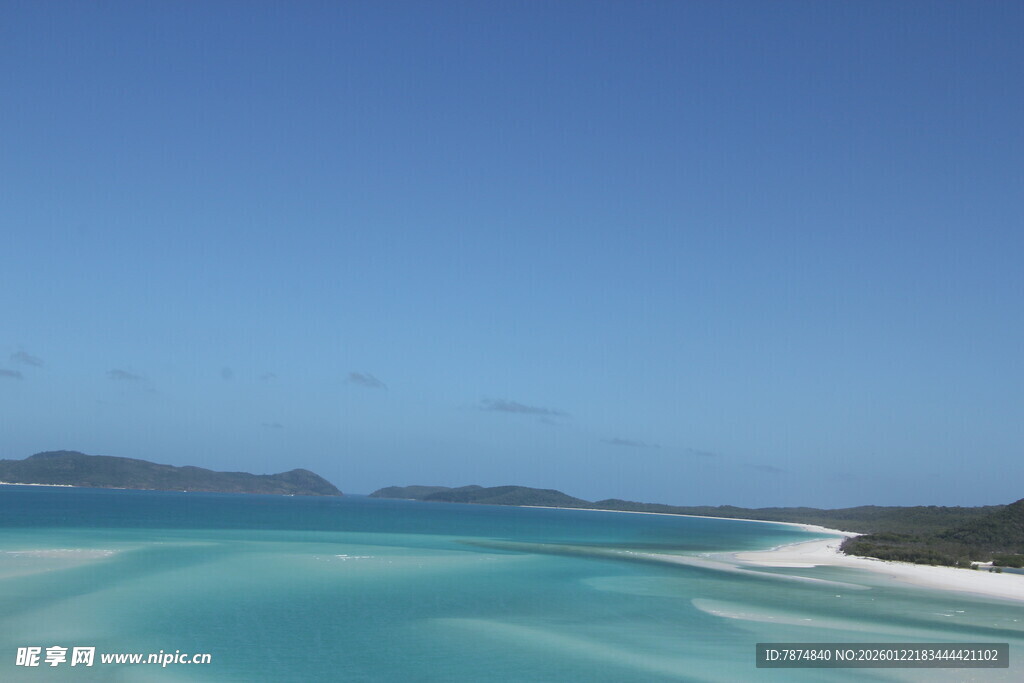 美丽海岛蓝白相间海景