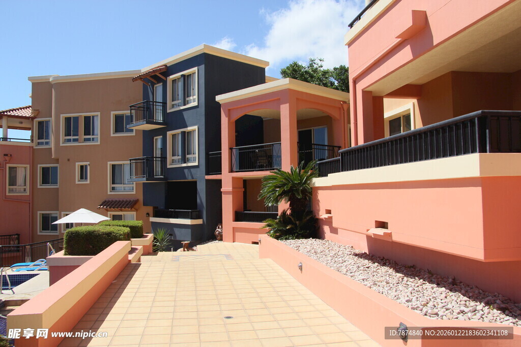 色彩明快的多层住宅建筑