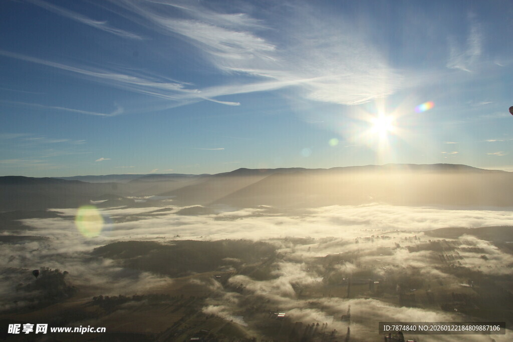 云海之上的壮丽日出景观