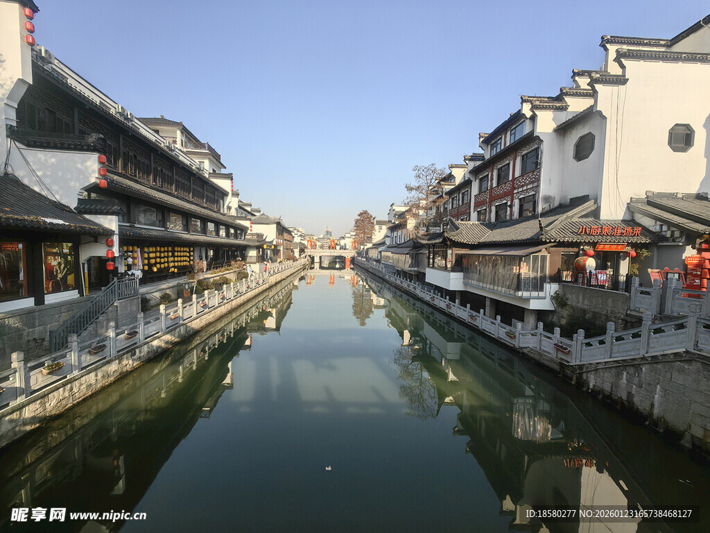 江南水乡古街河道美景