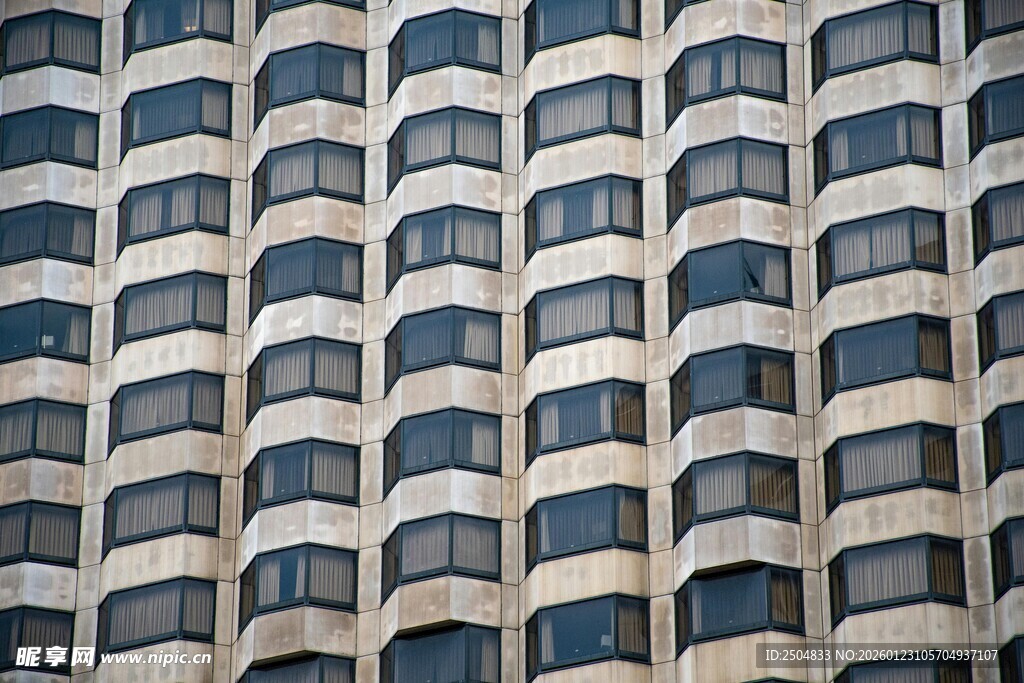 现代风格的弧形窗户建筑