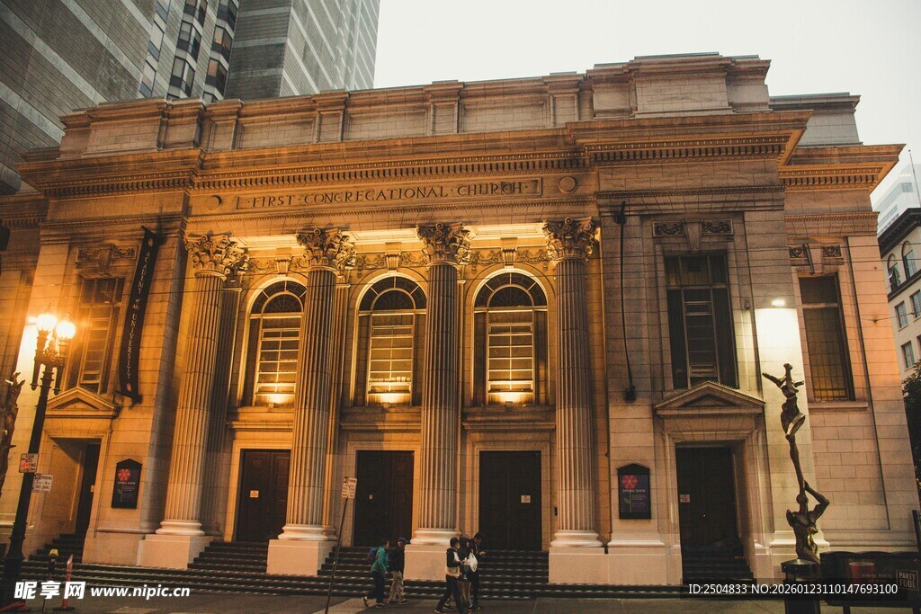 古典风格的宏伟建筑外观