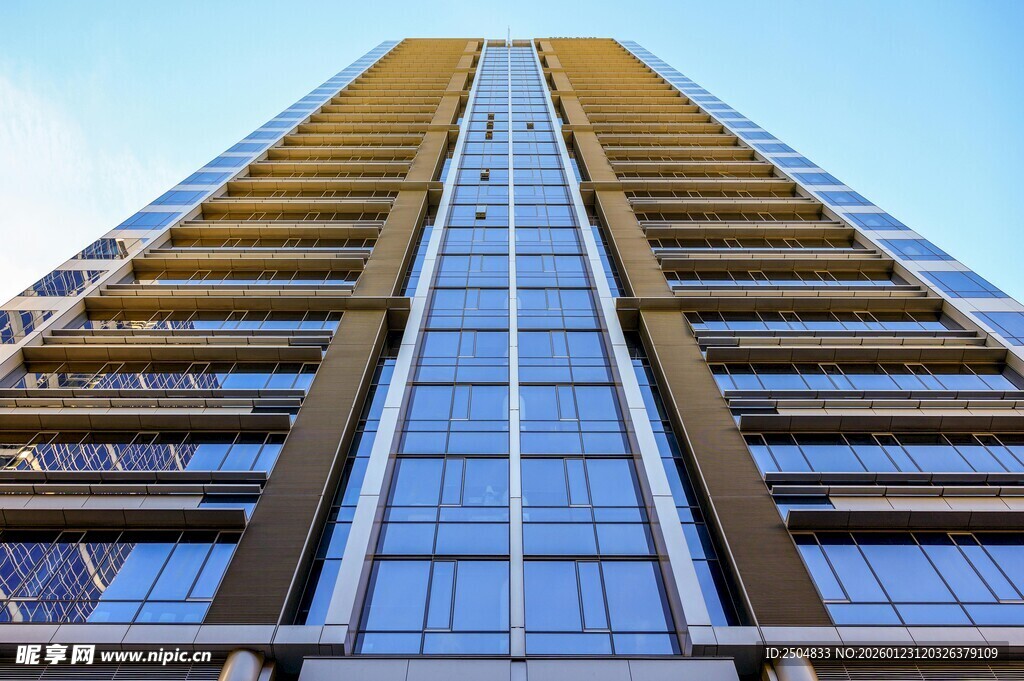 现代高层玻璃幕墙建筑