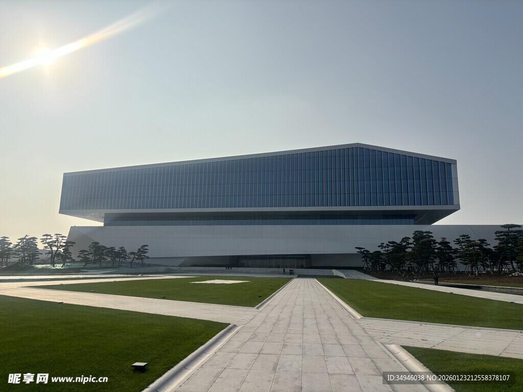 现代风格的宏伟建筑景观