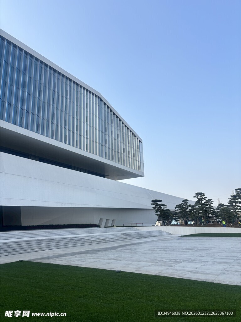 现代简约风格的建筑外观