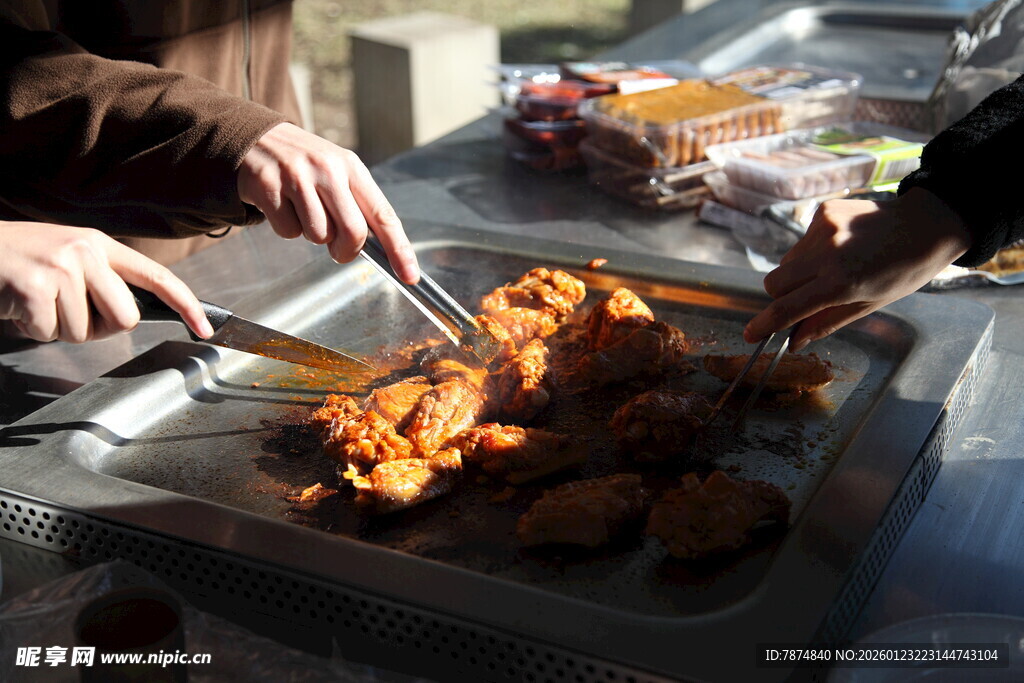 自助取餐的多样美食时刻