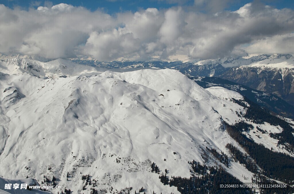 壮丽雪山景观