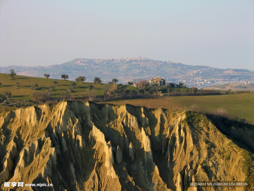壮丽峡谷地貌景观