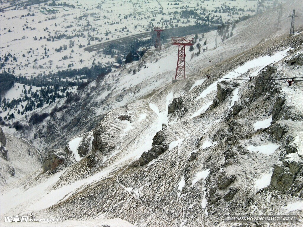 雪山缆车景观