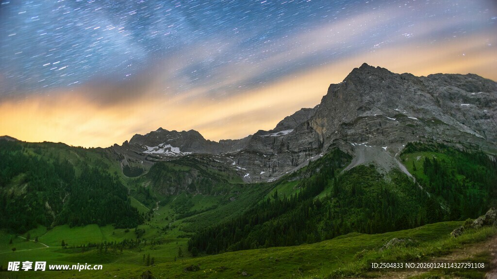 山间壮美日落美景