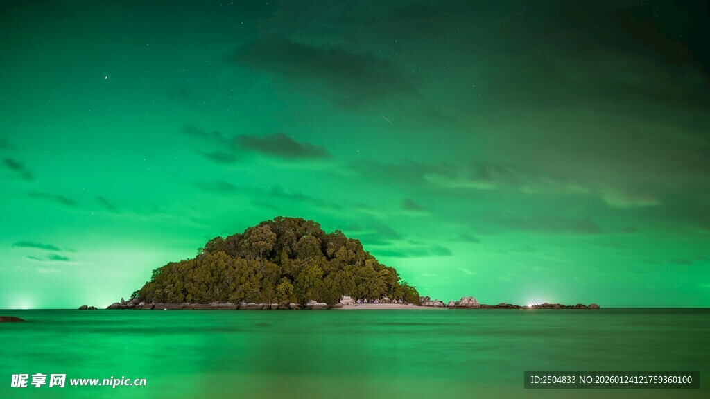 海上绿岛 梦幻天空之景