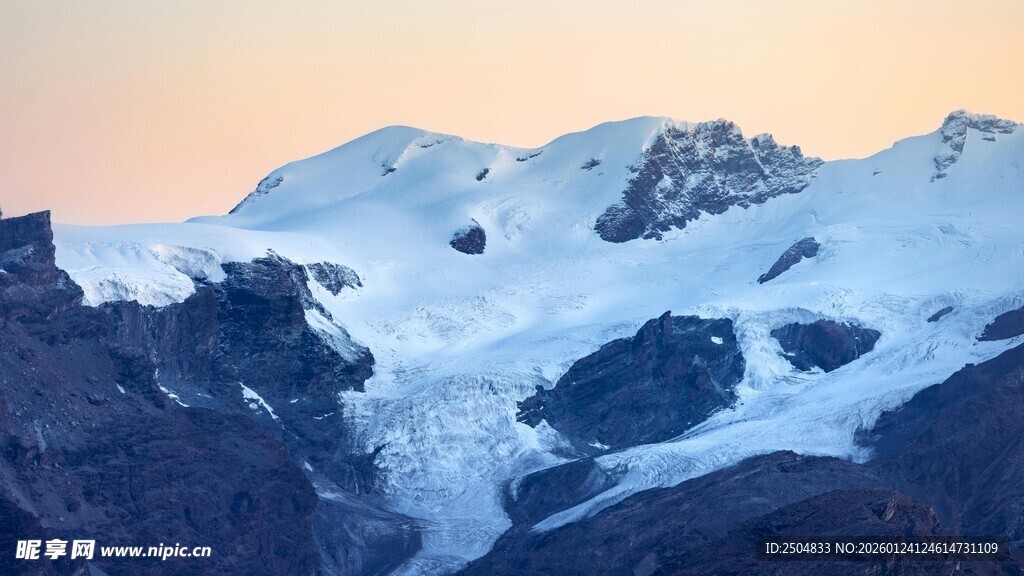 壮丽雪山美景